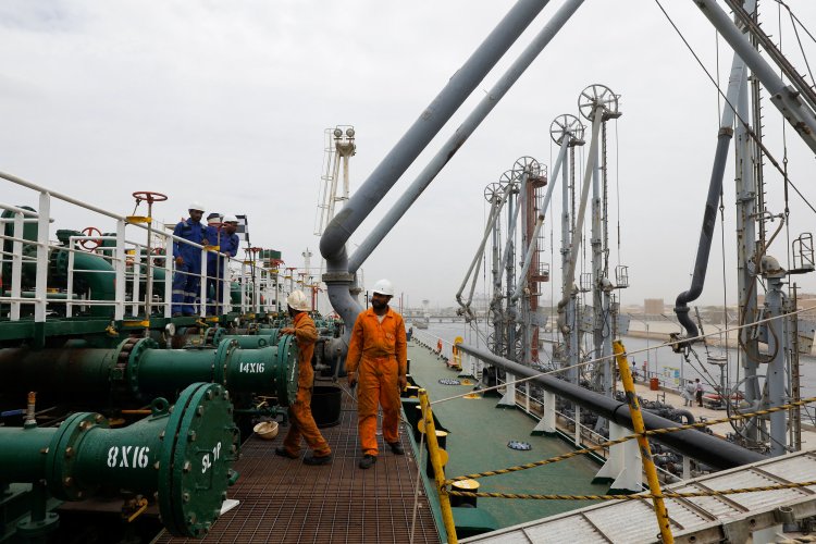 From Moscow to Markets: Russian Oil in the Global Supply Chain